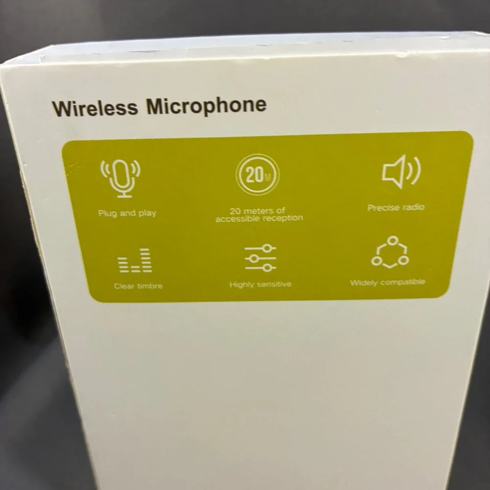 Wireless Lavalier Microphone for iPhone Android Vlogging Interview Recording
